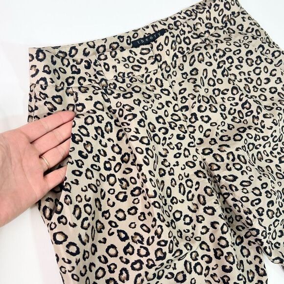 Theory Dress Pants Women's 0 Beige Silk Animal Print Pleated Tapered Leg - Picture 3 of 12